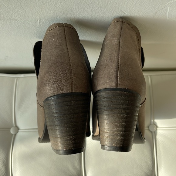 Steve Madden Adelphie Taupe Leat bootie 9.5 - Picture 6 of 9